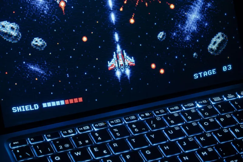 Pixels, Panda Posters, and Pure Chaos: The Lo-Fi Visual Language That Made Early Internet Genuinely Beautiful